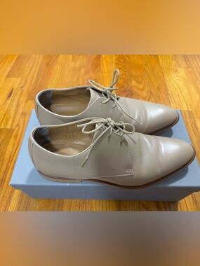 Everlane The Modern Oxford Leather Lace-Up Flats Cold Khaki size 7